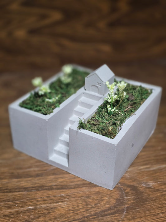 Decorative Concrete Vase - Mini House with Garden (decoration not included)
